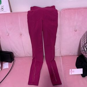 Hot Pink lululemon aligned leggings.Has pockets